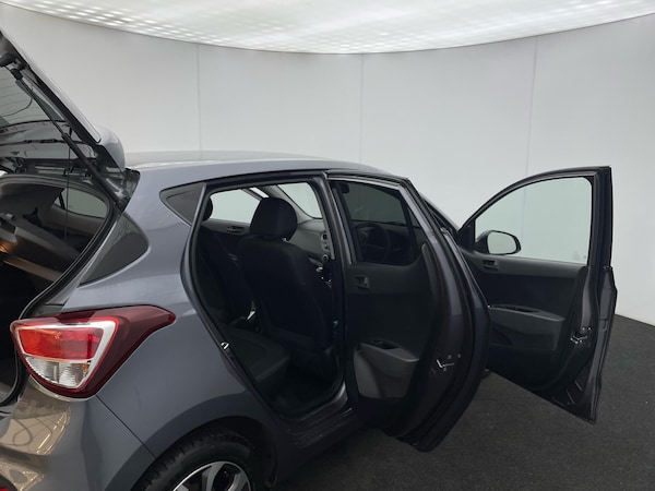 Used Hyundai i10 2019 for sale - 76166798: Photo 17