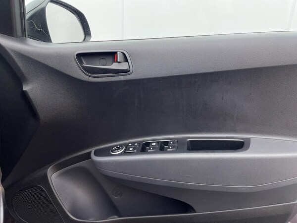 Used Hyundai i10 2019 for sale - 76166798: Photo 30