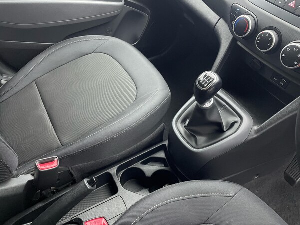 Used Hyundai i10 2019 for sale - 76166798: Photo 32