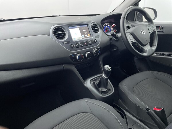 Used Hyundai i10 2019 for sale - 76166798: Photo 9