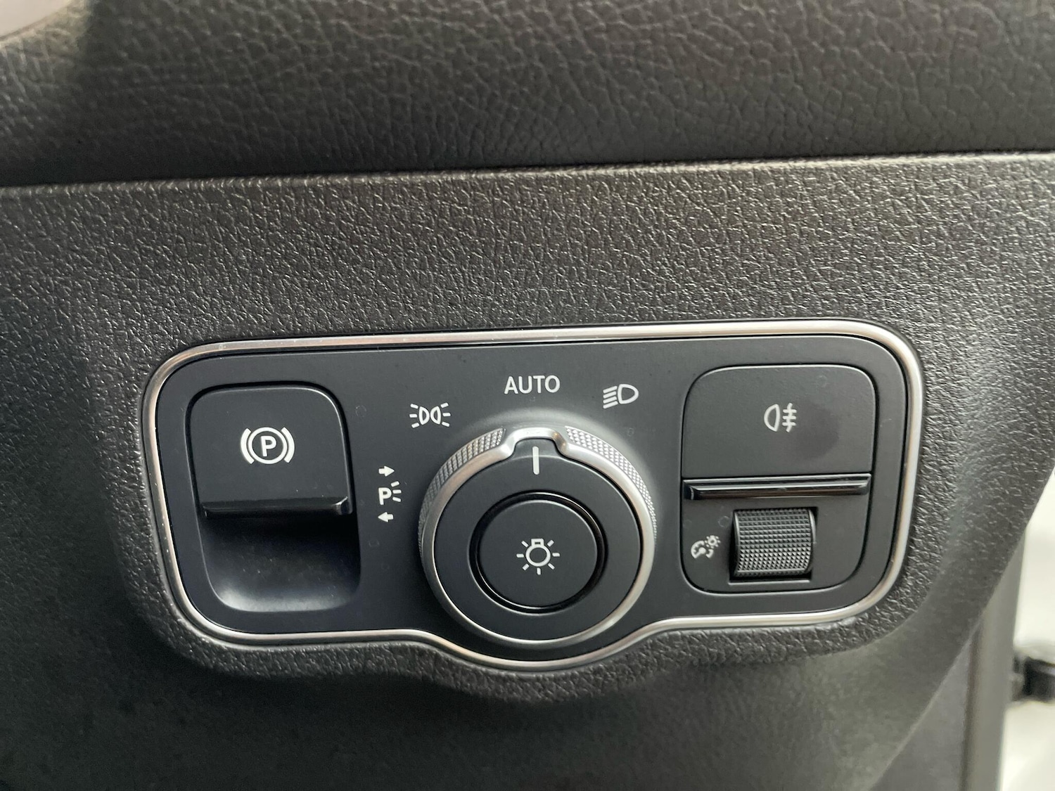 Used Mercedes-Benz GLB 2022 for sale - 75645663: Photo 31