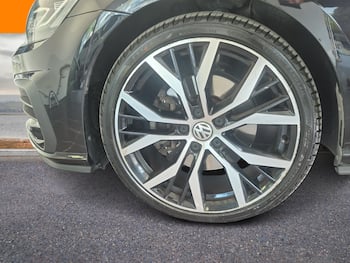 Used Volkswagen Golf 2019 for sale - 79645865: Photo