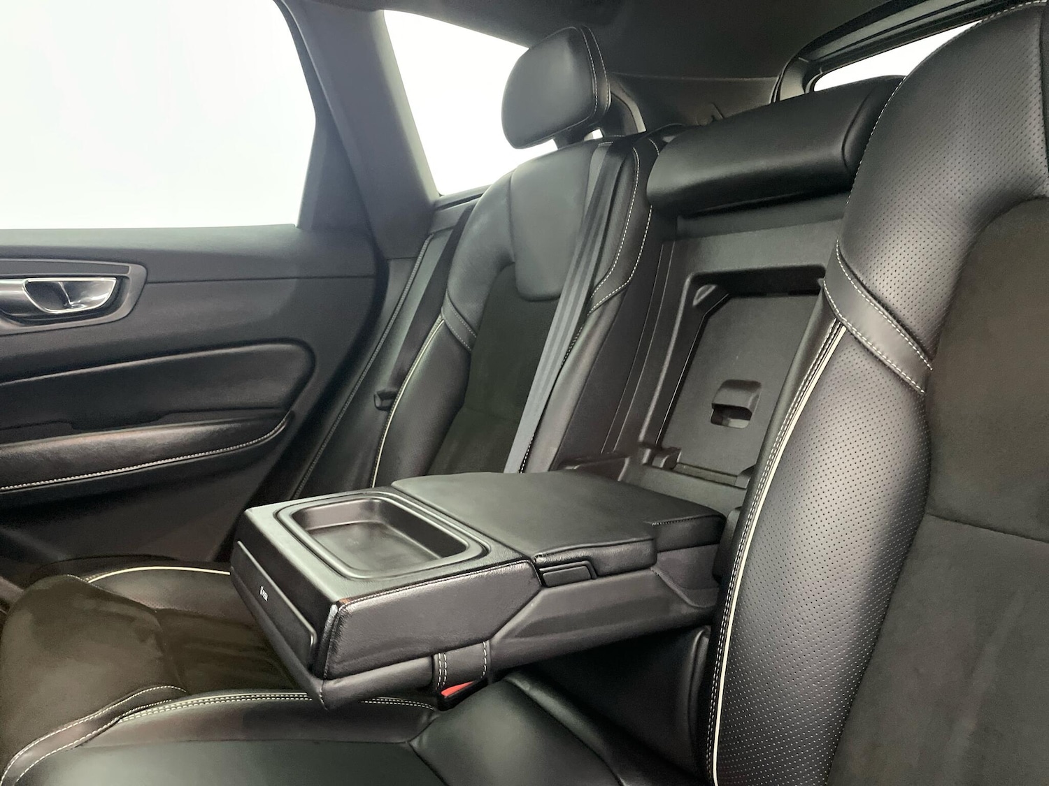 Used Volvo XC60 2017 for sale - 77586888: Photo 16