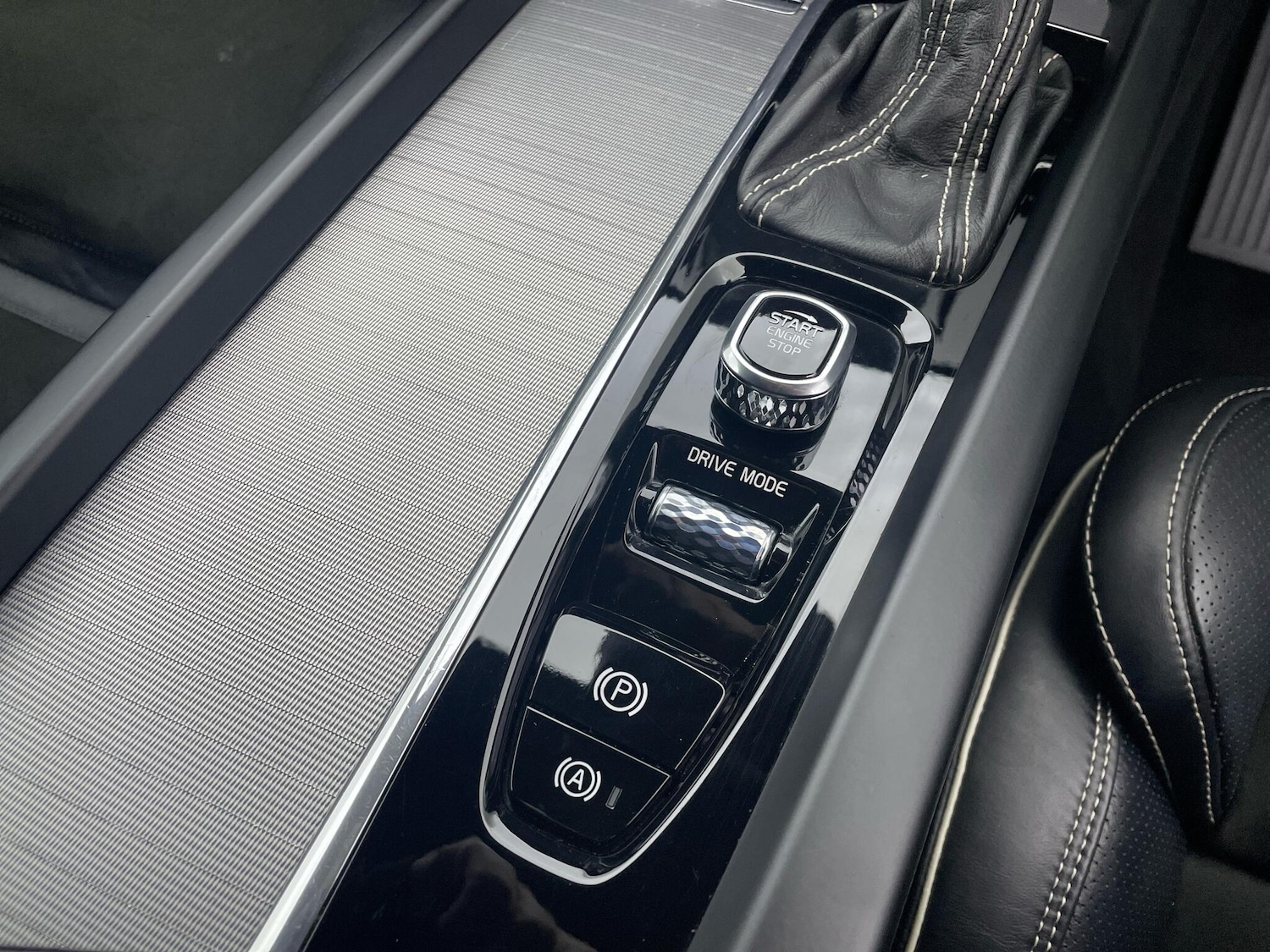 Used Volvo XC60 2017 for sale - 77586888: Photo 34