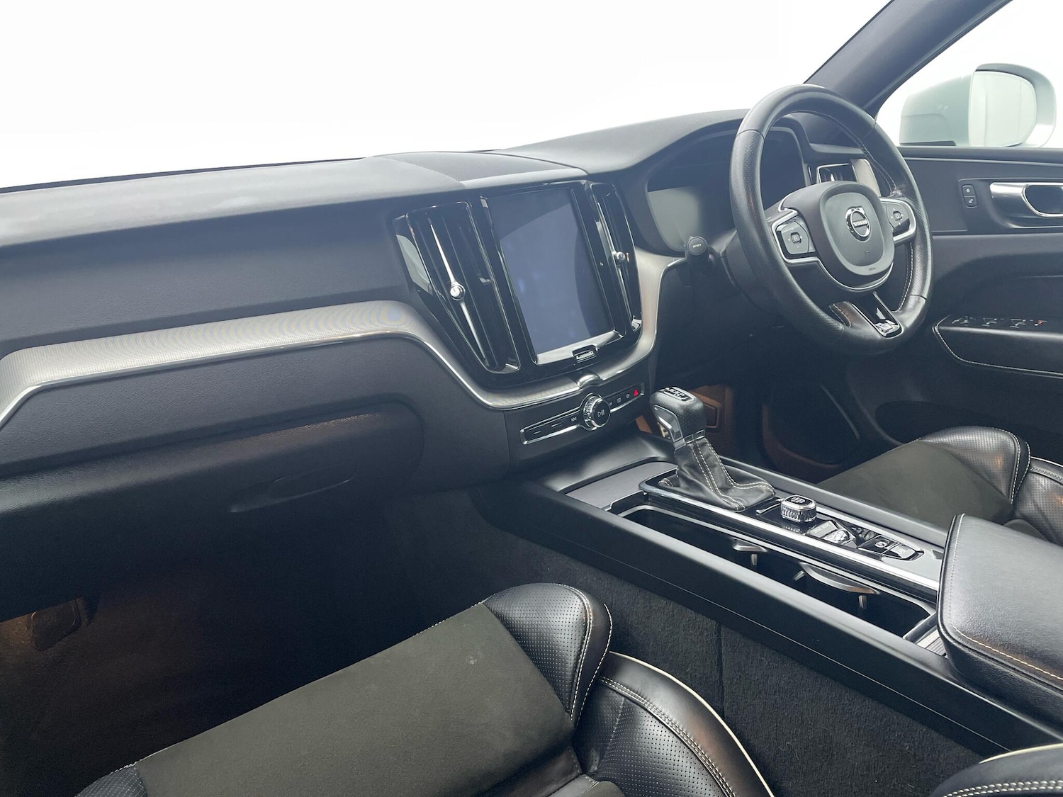 Used Volvo XC60 2017 for sale - 77586888: Photo 9