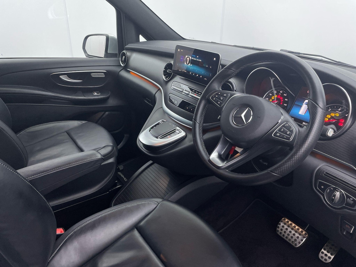 Used Mercedes-Benz V-Class 2024 for sale - 76270987: Photo 10