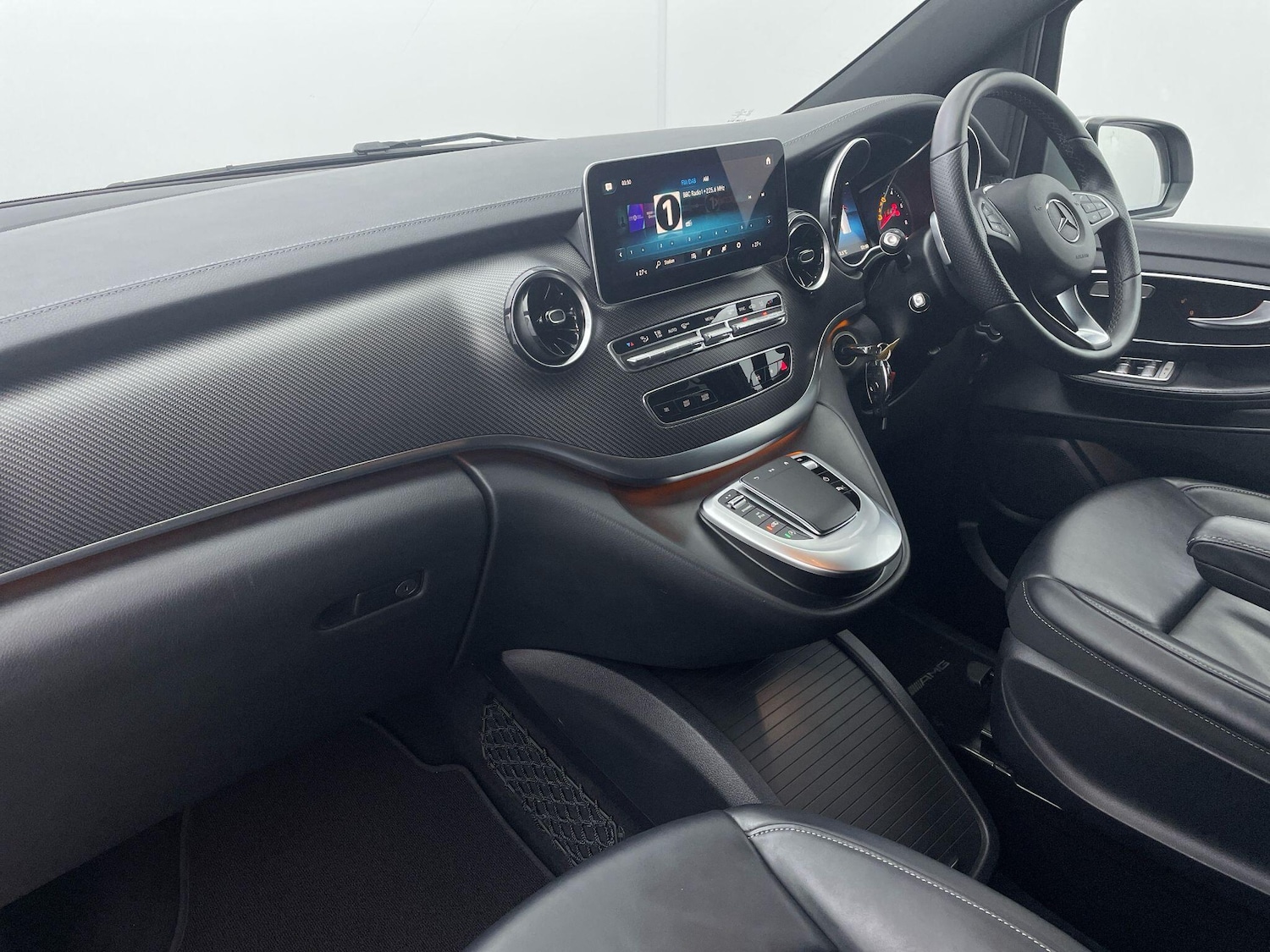 Used Mercedes-Benz V-Class 2024 for sale - 76270987: Photo 13