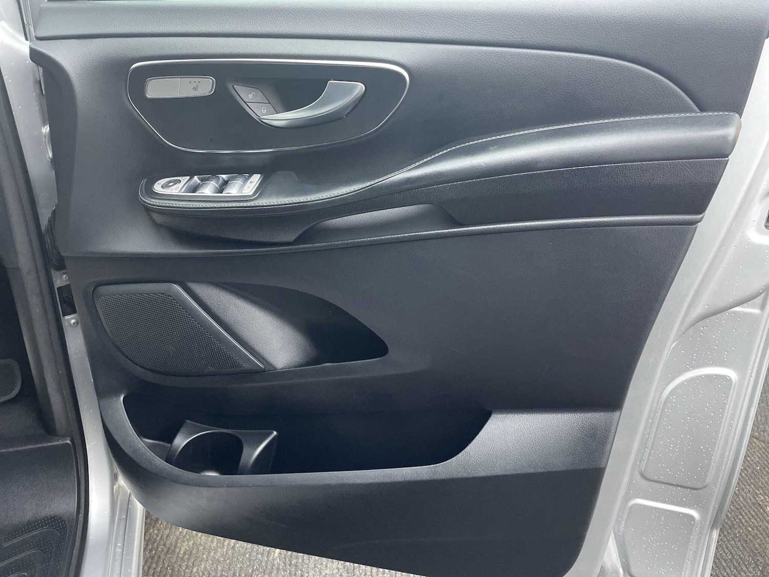 Used Mercedes-Benz V-Class 2024 for sale - 76270987: Photo 23