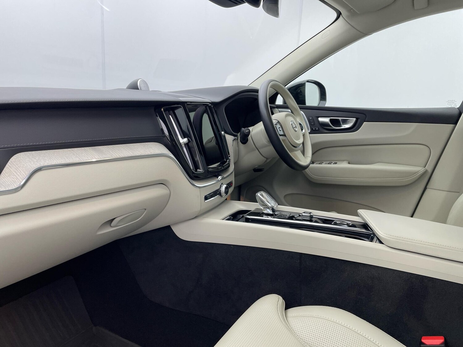 Used Volvo XC60 2023 for sale - 76166499: Photo 16