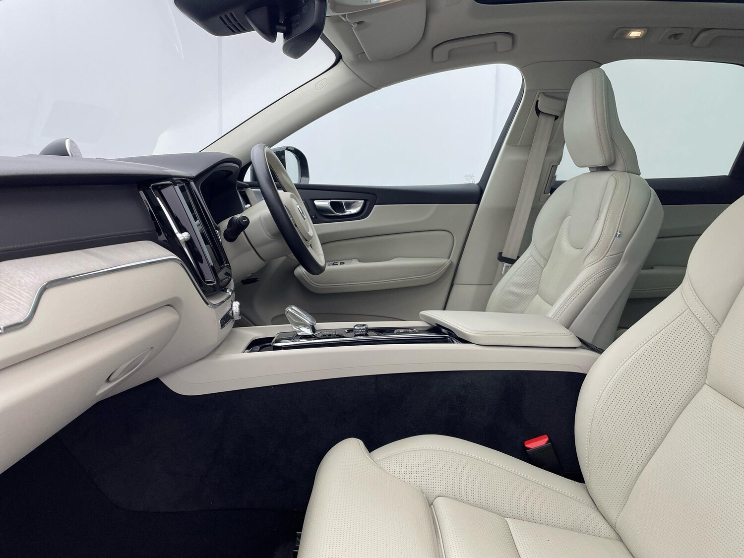 Used Volvo XC60 2023 for sale - 76166499: Photo 17