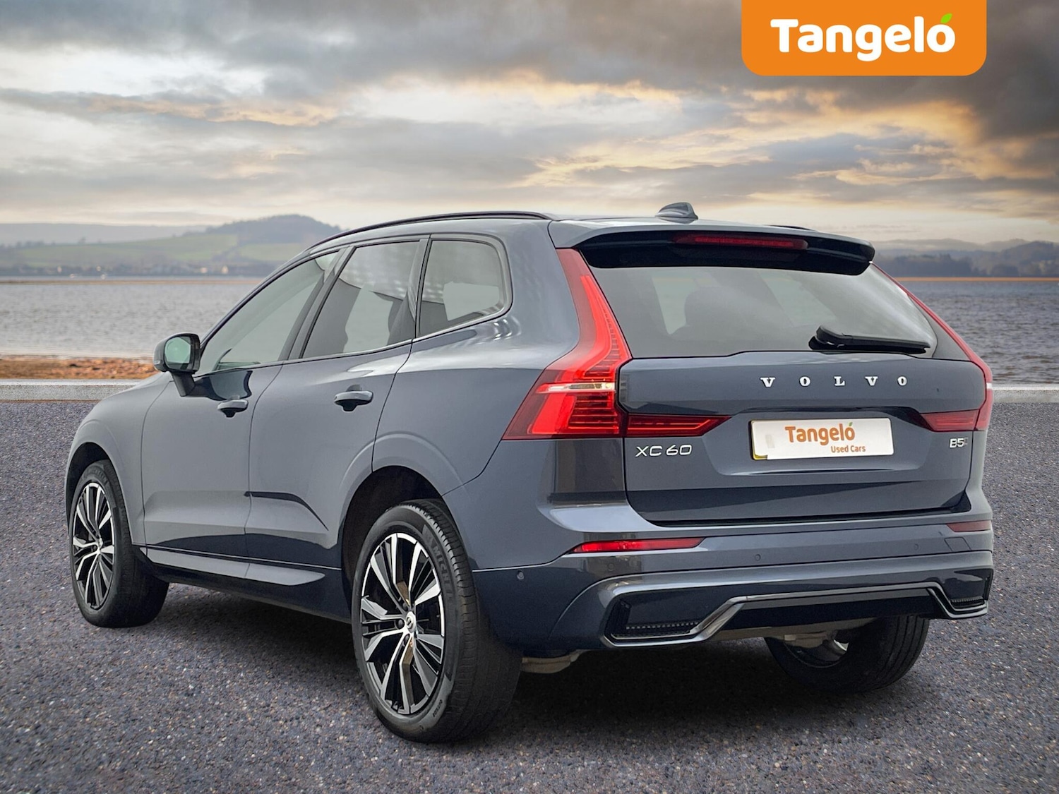 Used Volvo XC60 2023 for sale - 76166499: Photo 2