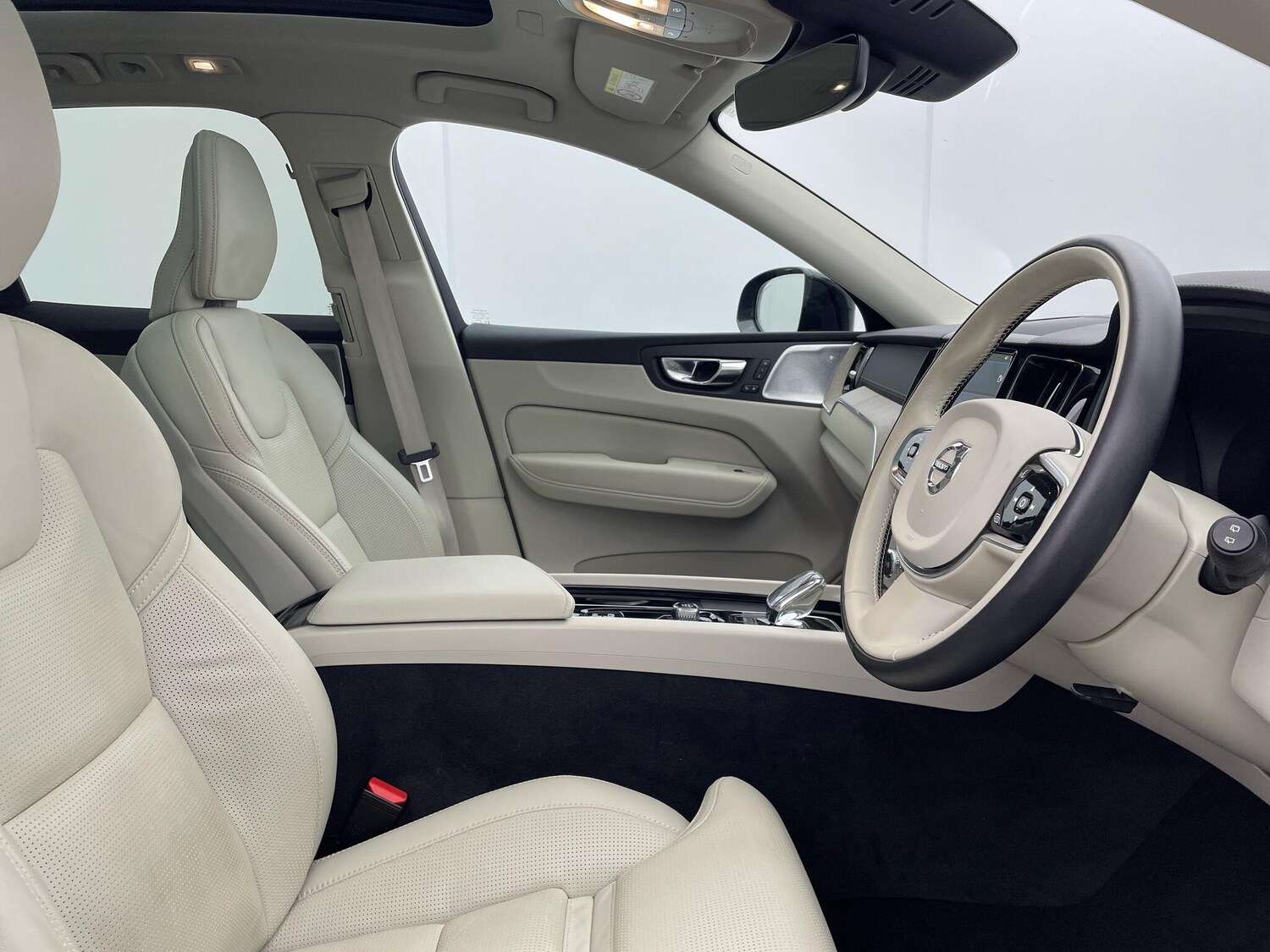 Used Volvo XC60 2023 for sale - 76166499: Photo 24