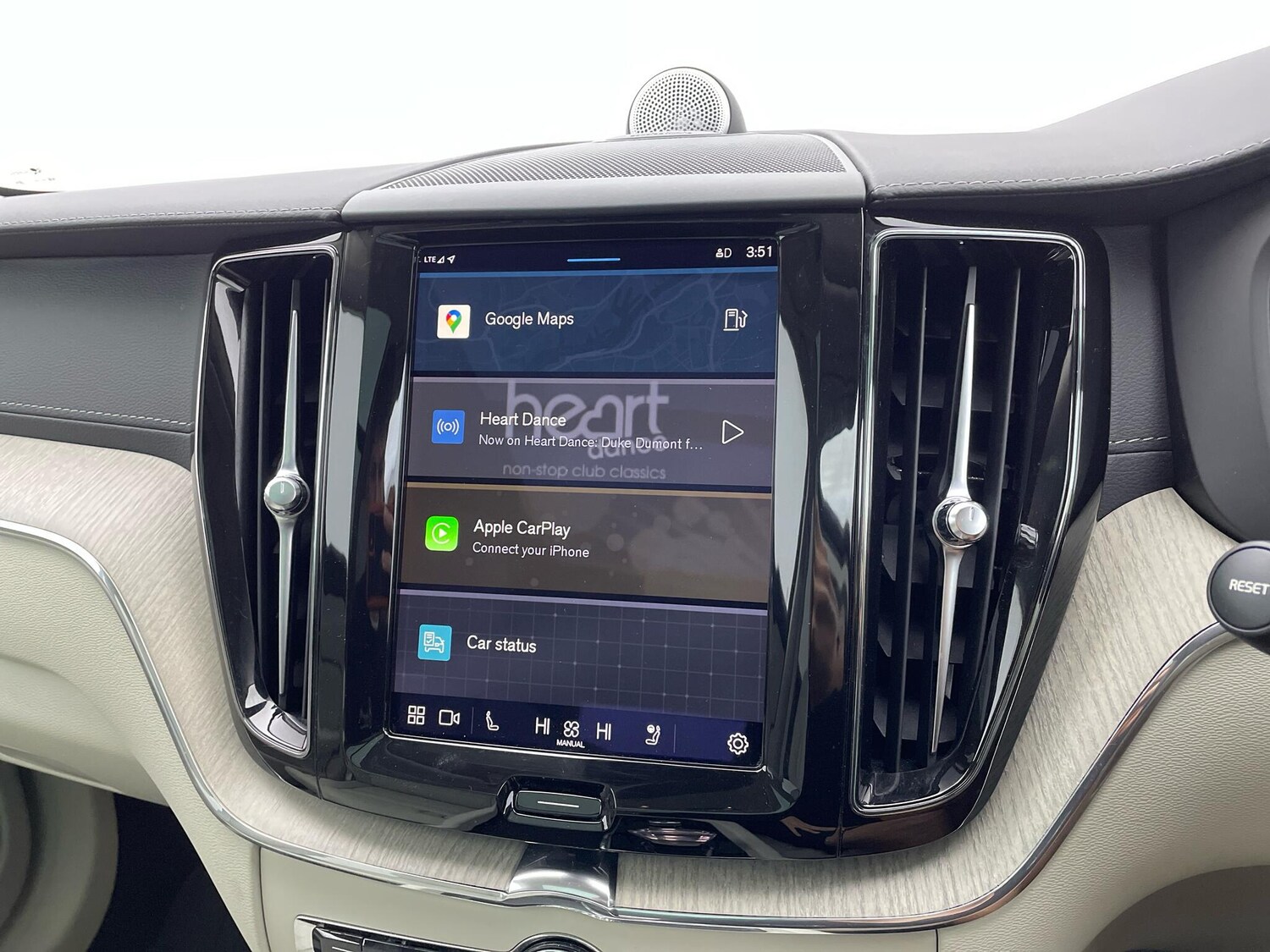 Used Volvo XC60 2023 for sale - 76166499: Photo 29