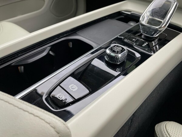 Used Volvo XC60 2023 for sale - 76166499: Photo 30
