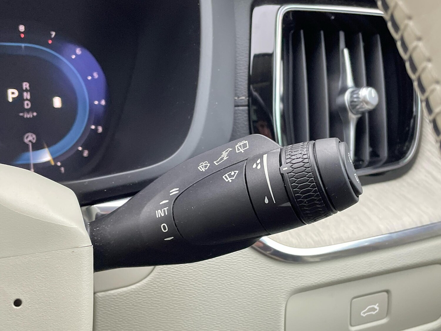 Used Volvo XC60 2023 for sale - 76166499: Photo 33