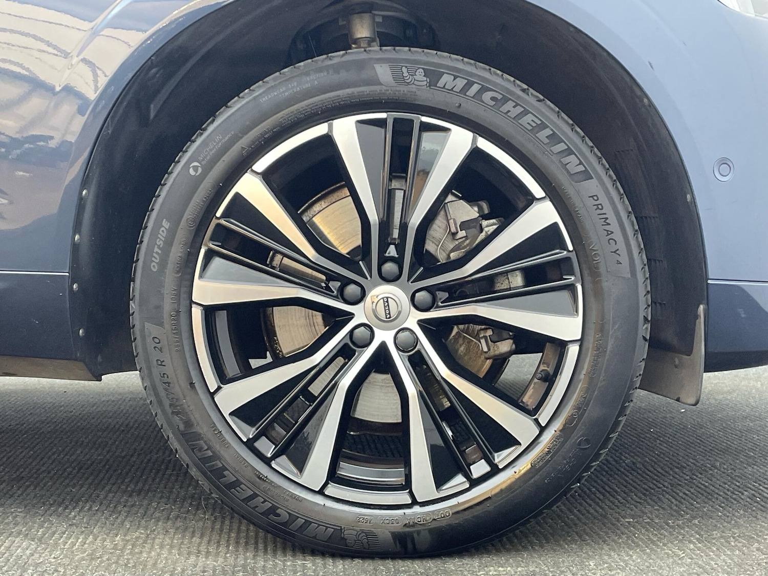 Used Volvo XC60 2023 for sale - 76166499: Photo 4