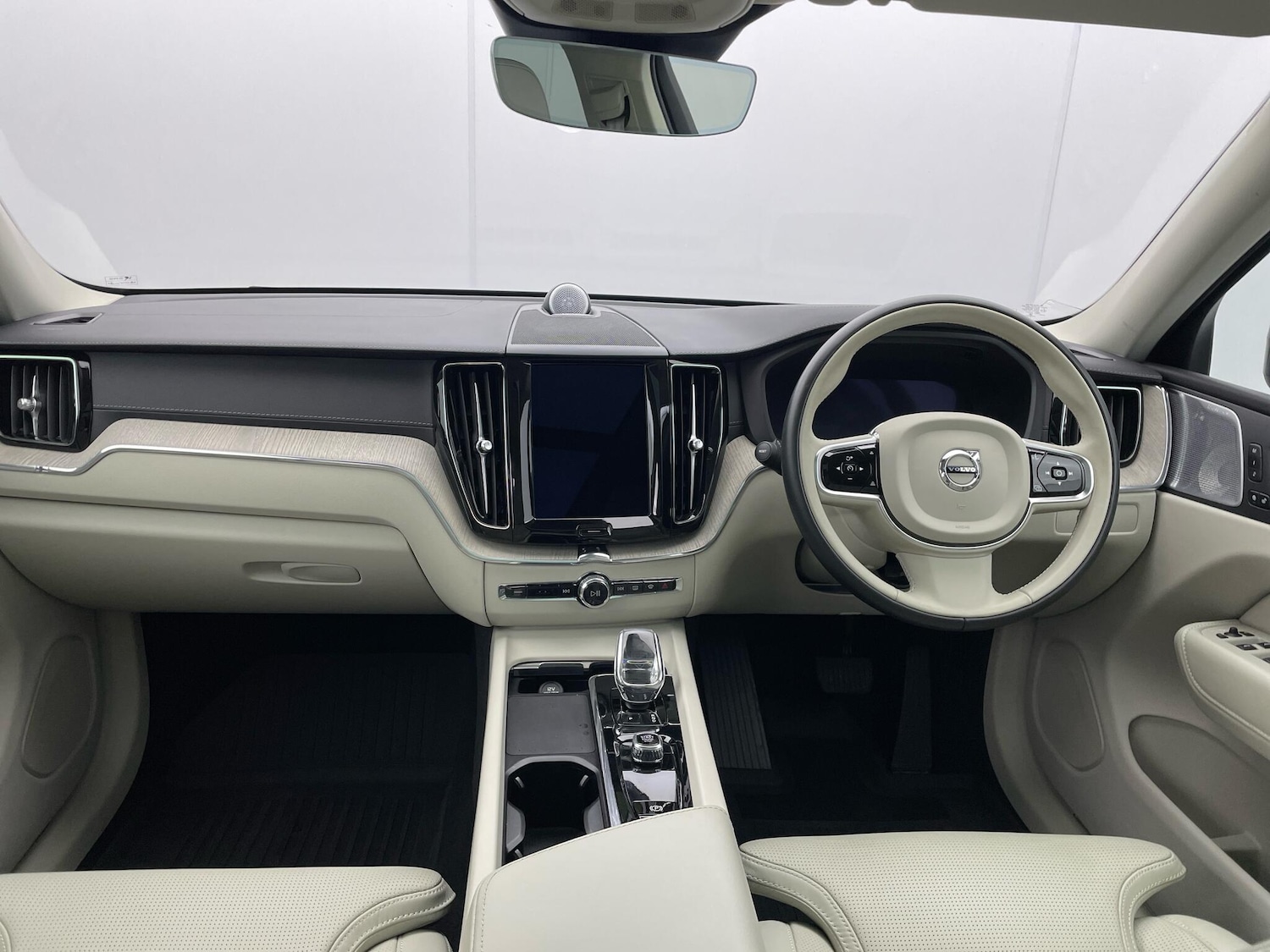 Used Volvo XC60 2023 for sale - 76166499: Photo 7