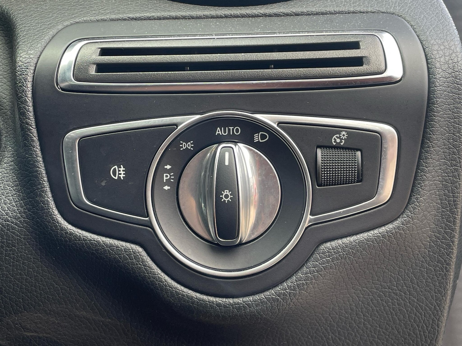 Used Mercedes-Benz C Class 2019 for sale - 77537516: Photo 25