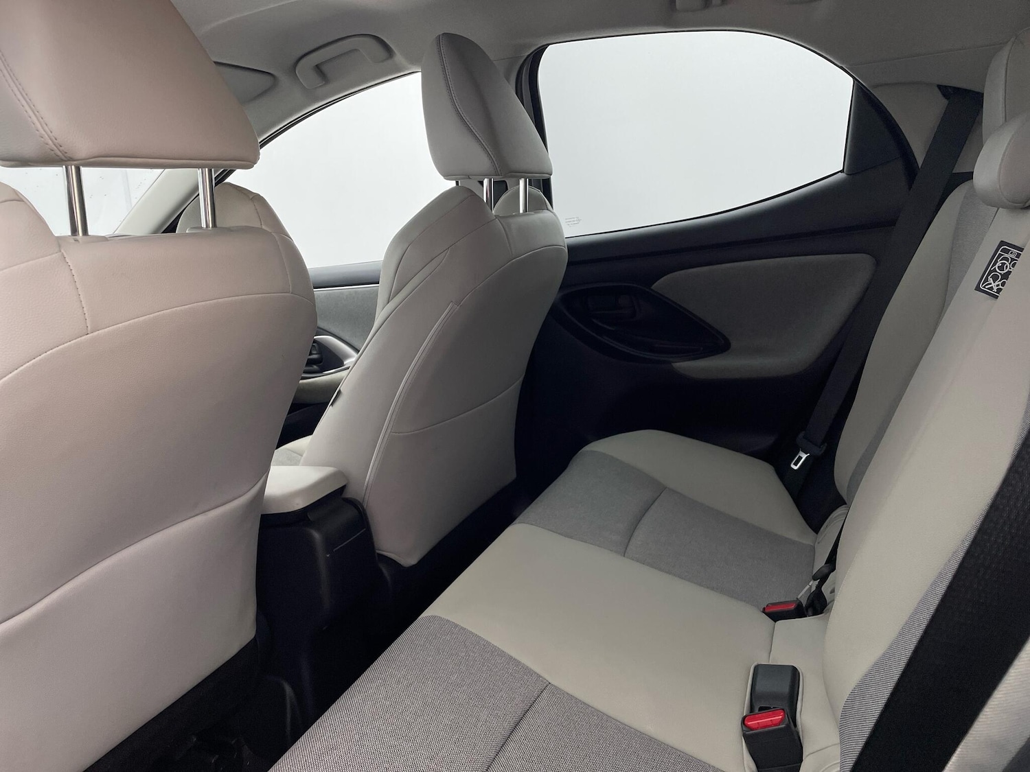 Used Toyota Yaris 2022 for sale - 77120068: Photo 10