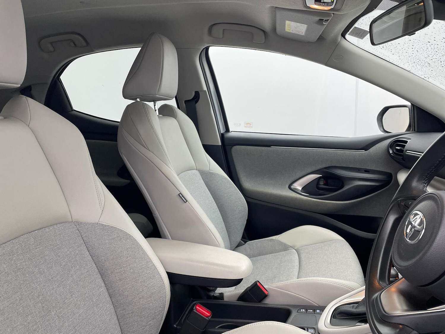 Used Toyota Yaris 2022 for sale - 77120068: Photo 25