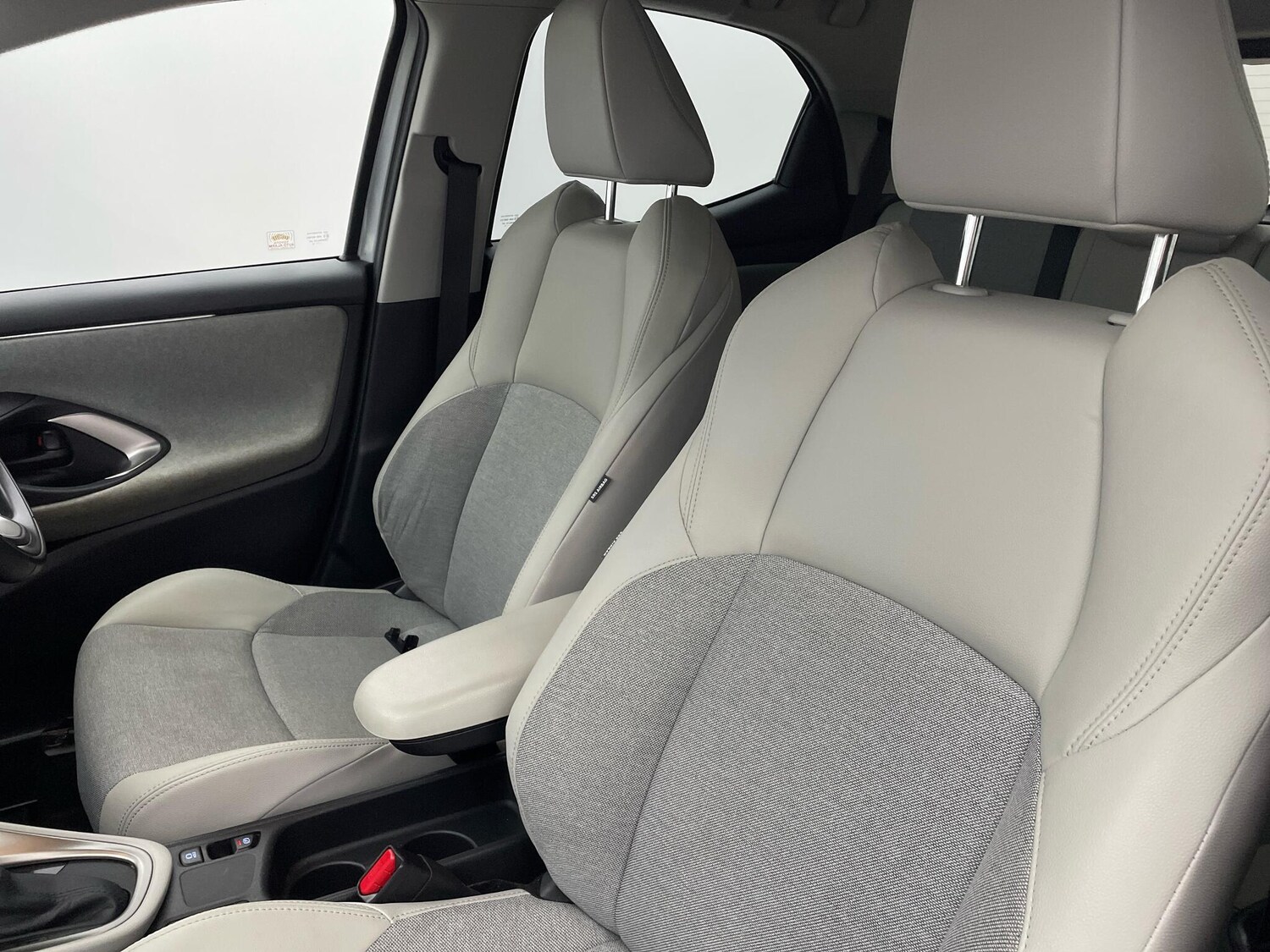 Used Toyota Yaris 2022 for sale - 77120068: Photo 28