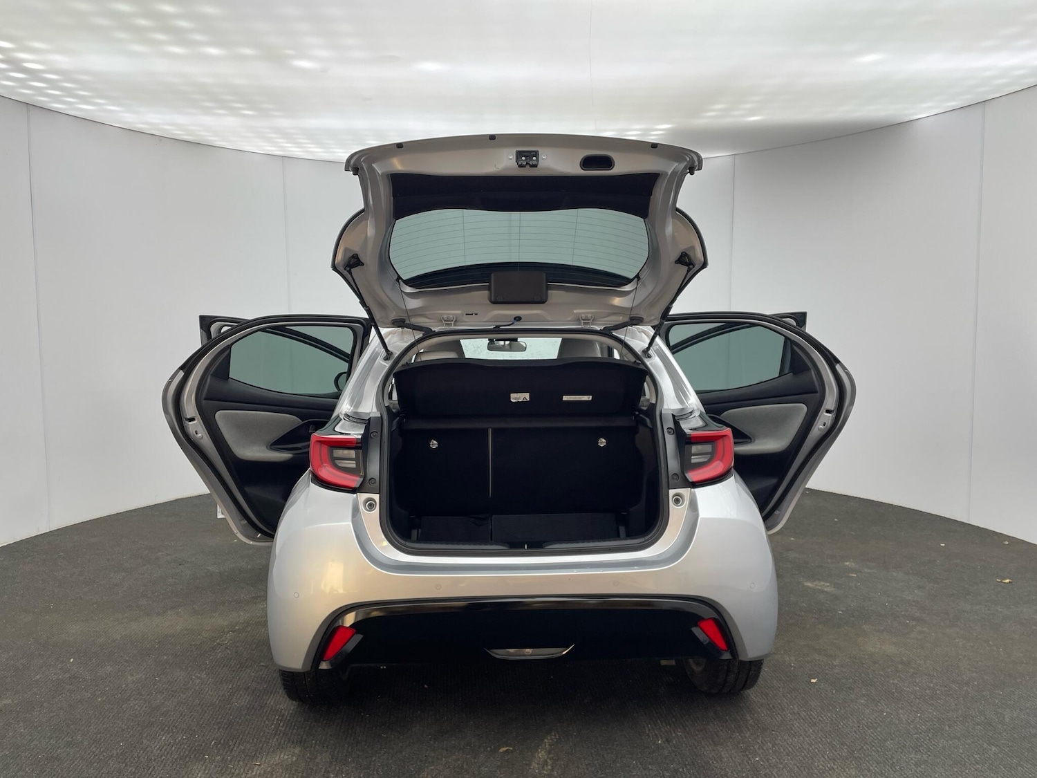 Used Toyota Yaris 2022 for sale - 77120068: Photo 31