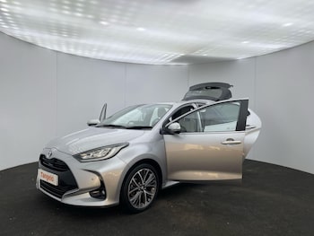 Used Toyota Yaris 2022 for sale - 77120068: Photo