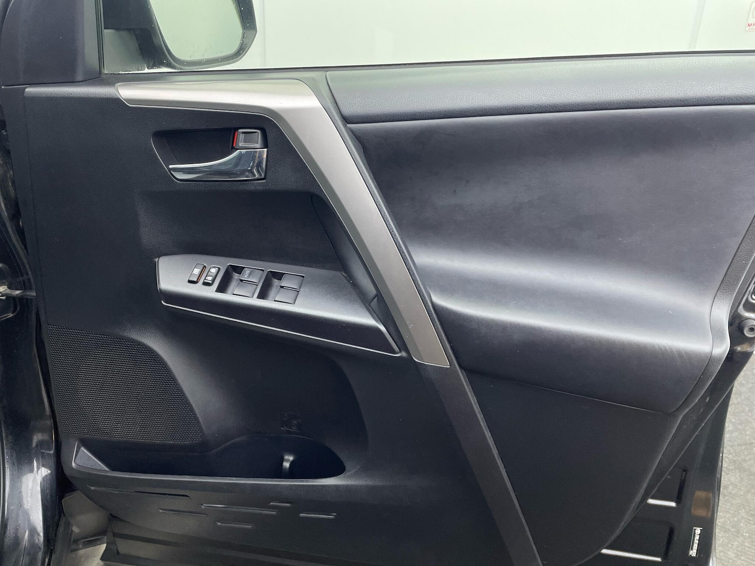 Used Toyota RAV4 2016 for sale - 76499762: Photo 18