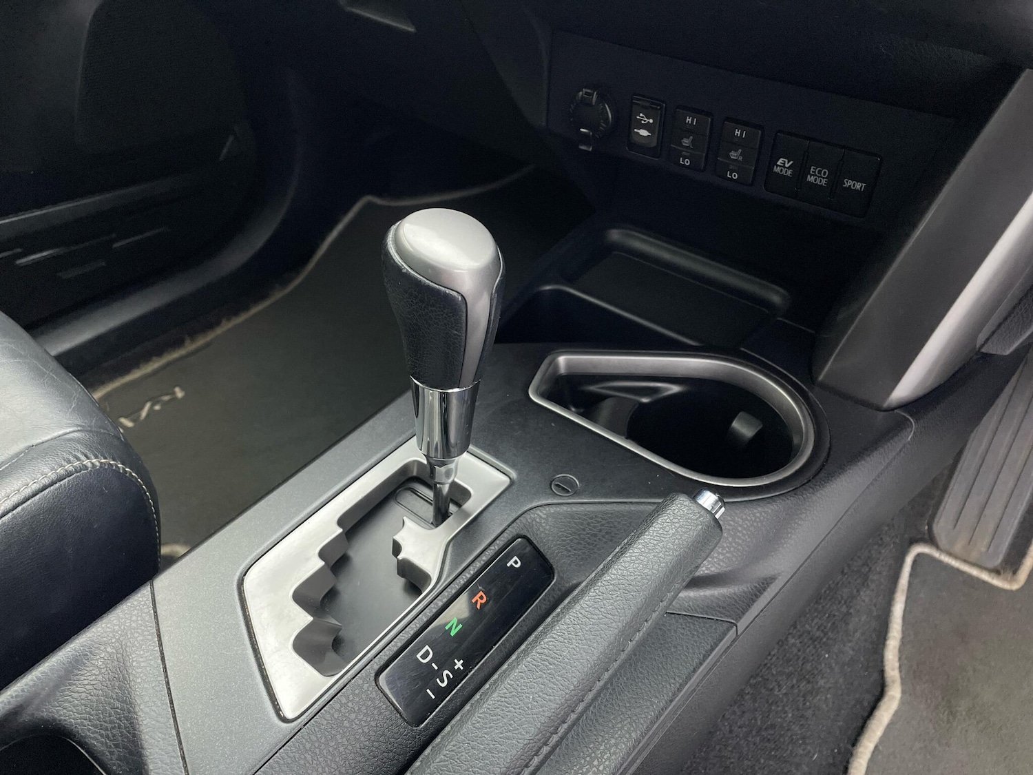 Used Toyota RAV4 2016 for sale - 76499762: Photo 21