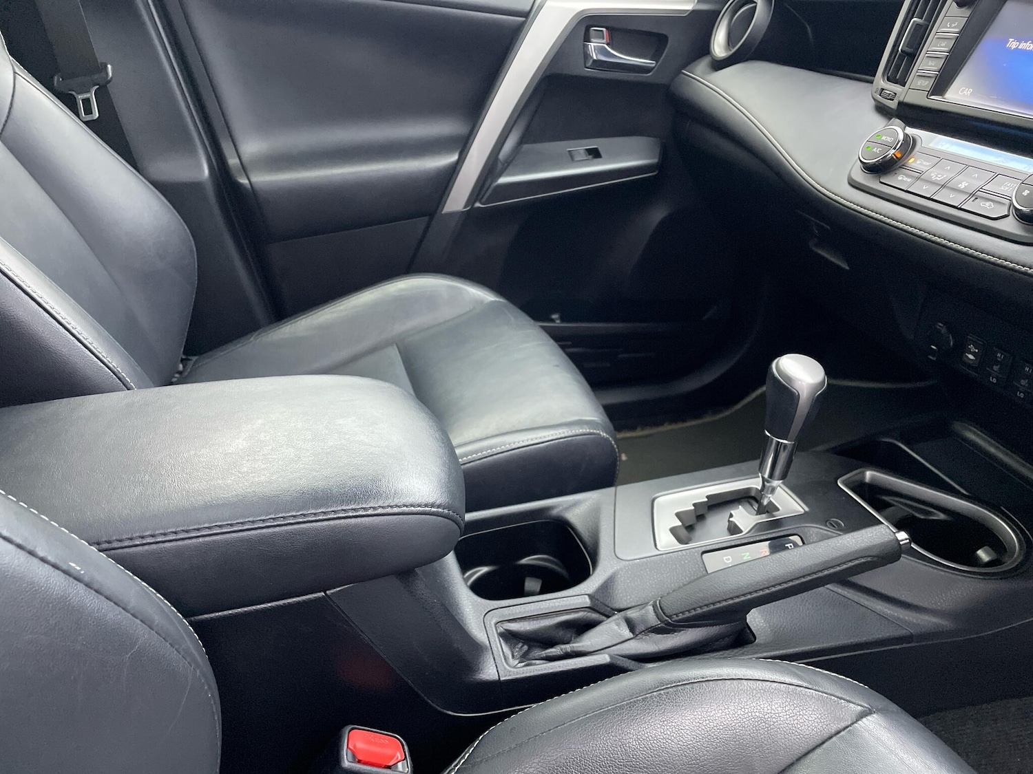 Used Toyota RAV4 2016 for sale - 76499762: Photo 22