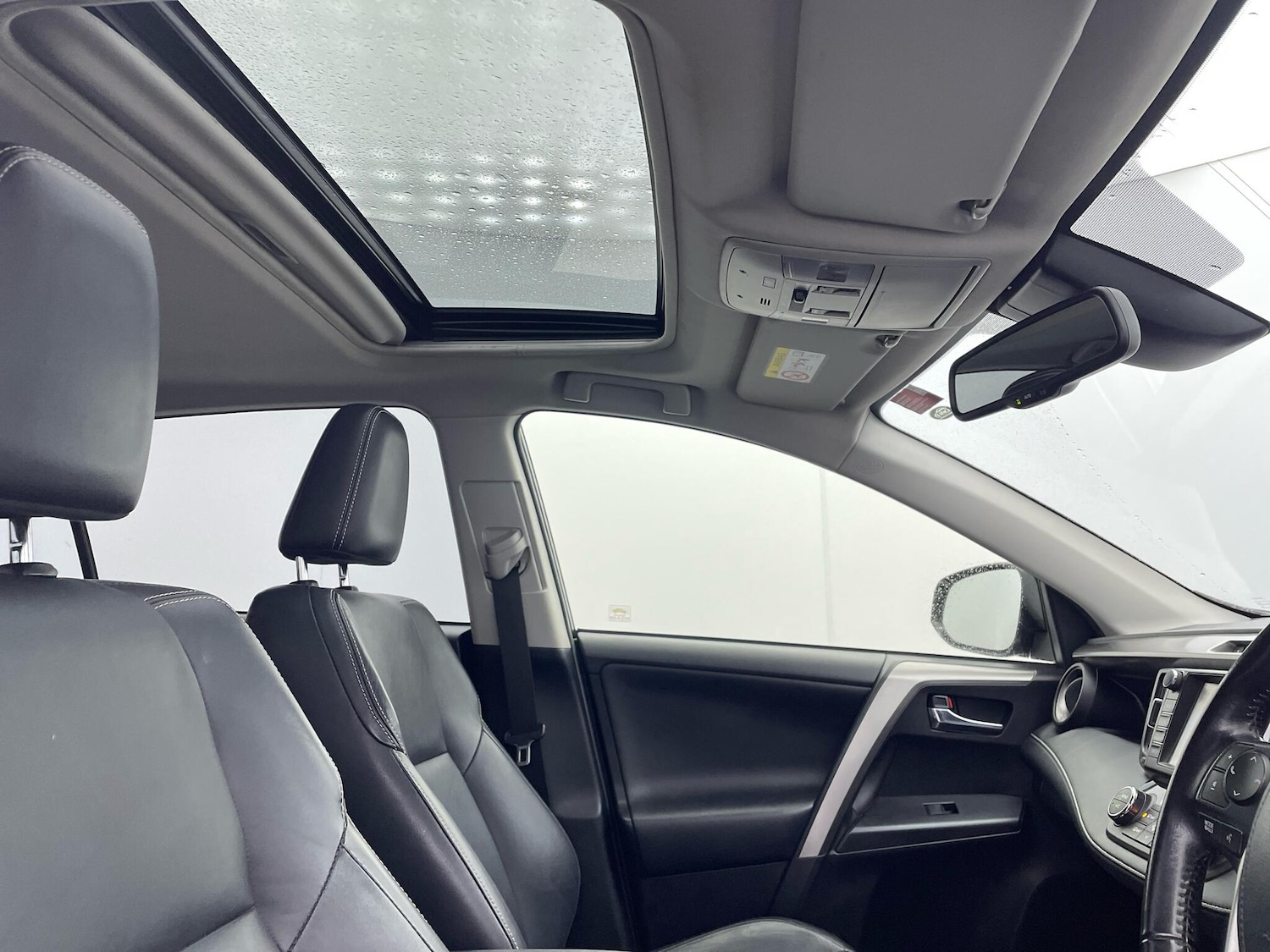 Used Toyota RAV4 2016 for sale - 76499762: Photo 25