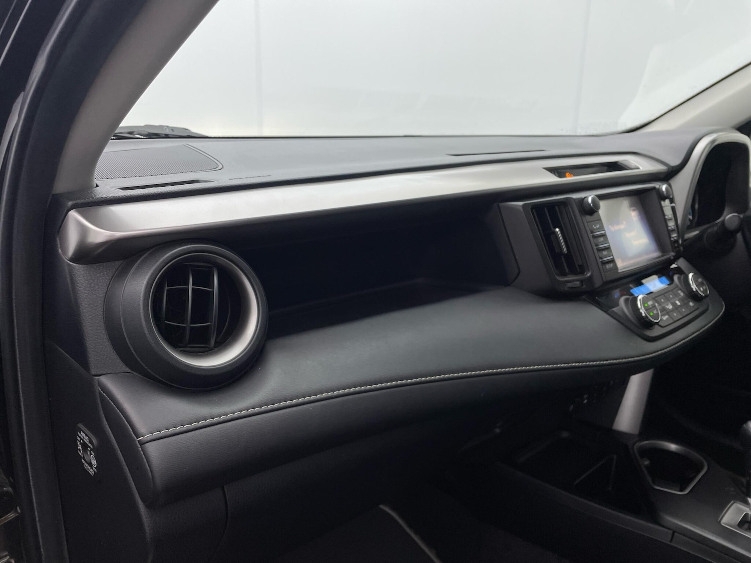 Used Toyota RAV4 2016 for sale - 76499762: Photo 27