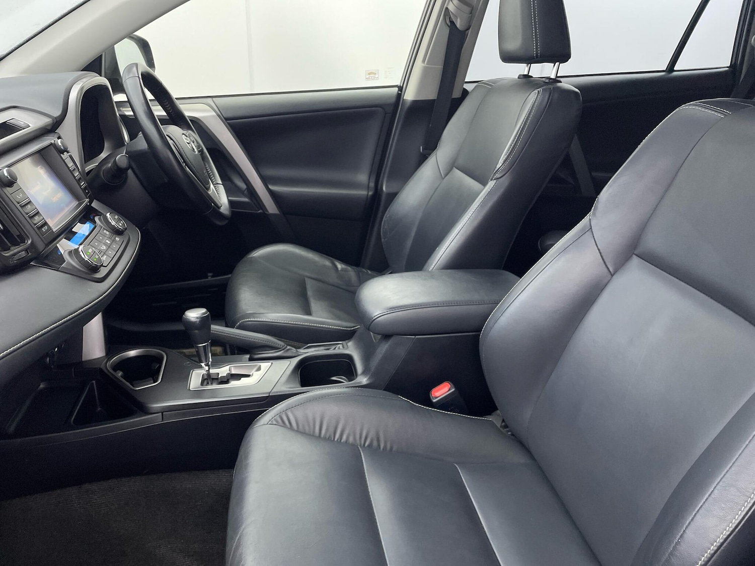 Used Toyota RAV4 2016 for sale - 76499762: Photo 28