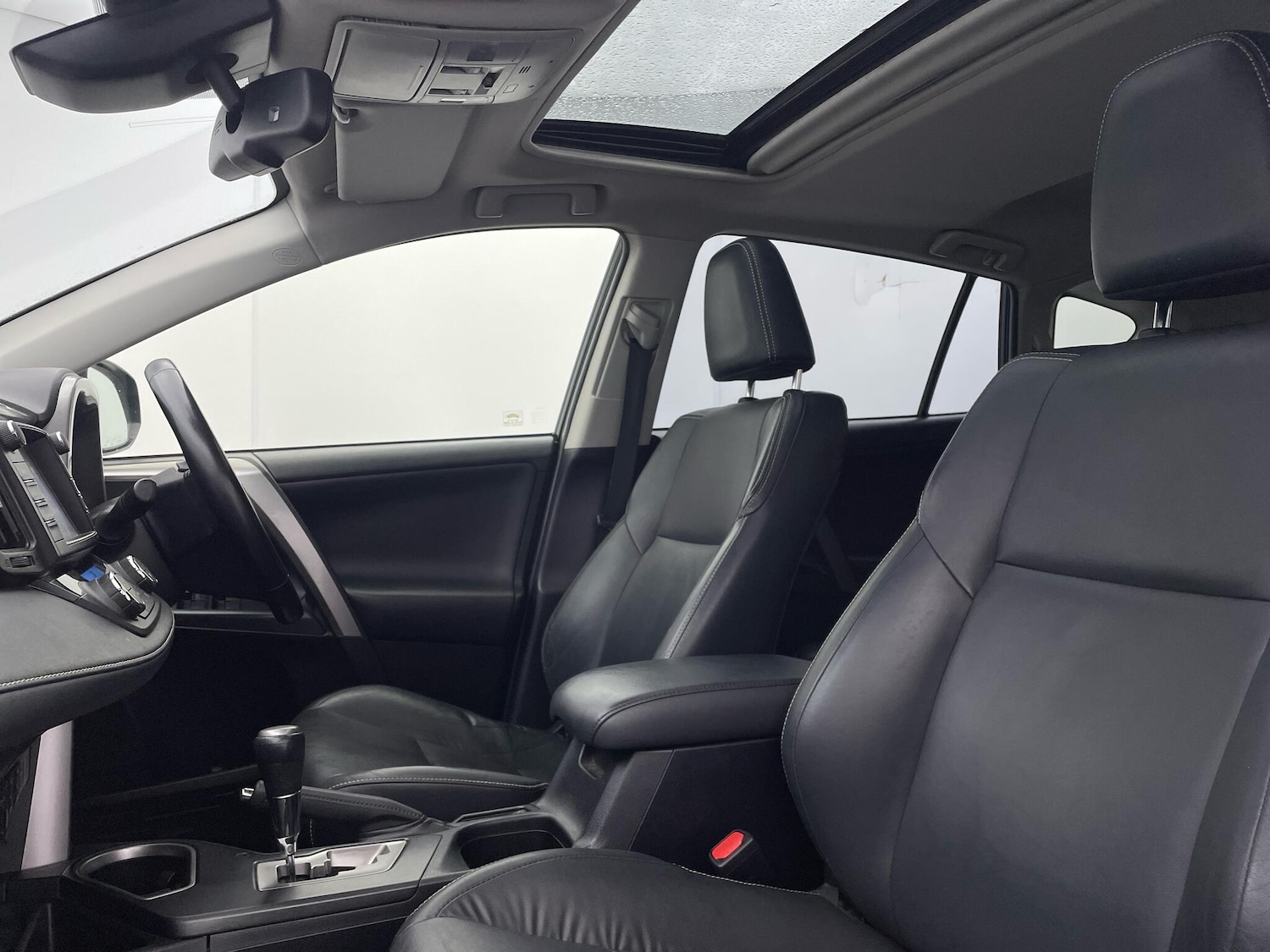 Used Toyota RAV4 2016 for sale - 76499762: Photo 29