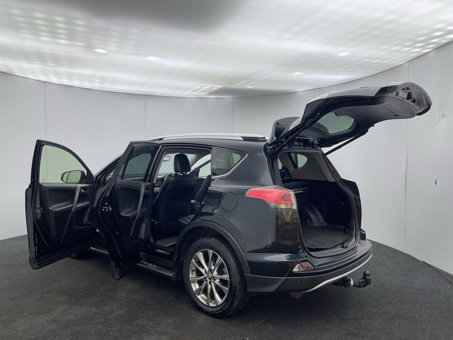 Used Toyota RAV4 2016 for sale - 76499762: Photo 30