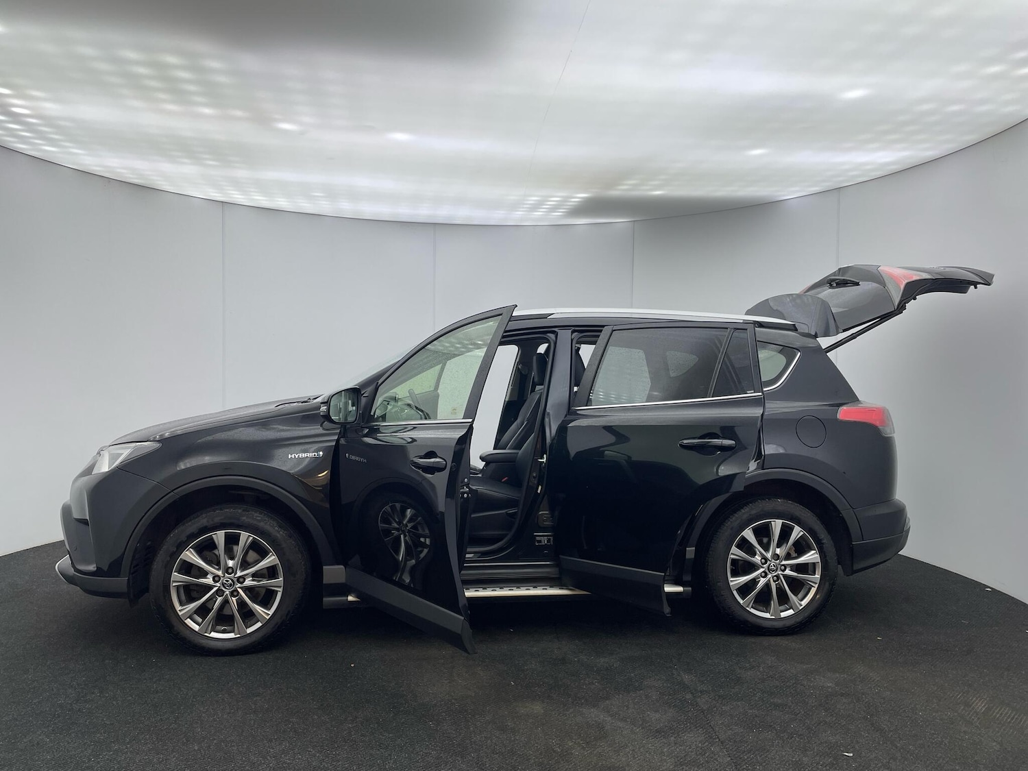 Used Toyota RAV4 2016 for sale - 76499762: Photo 31