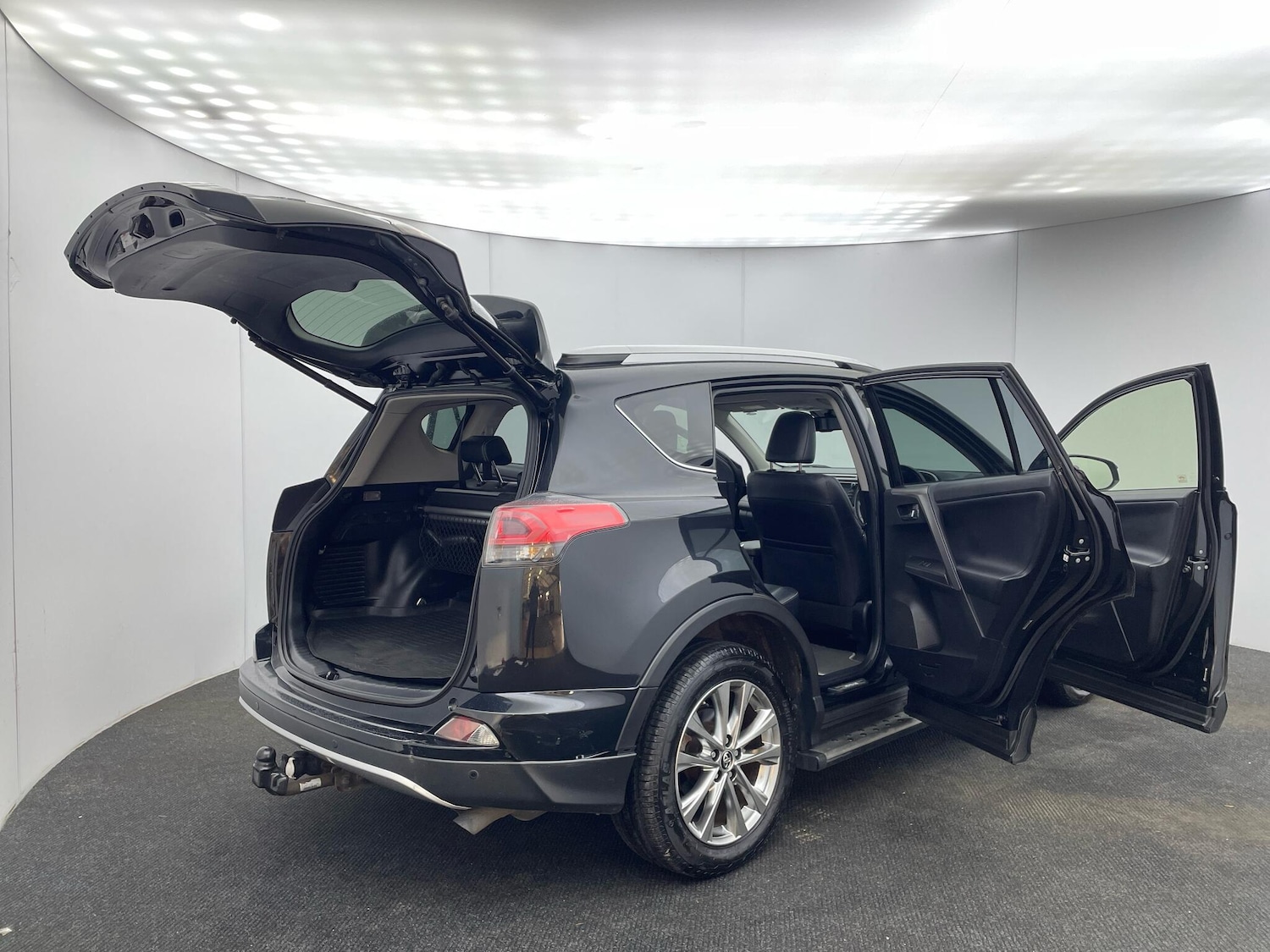 Used Toyota RAV4 2016 for sale - 76499762: Photo 36