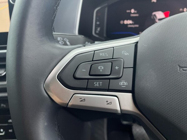Used Volkswagen T-Roc 2022 for sale - 75646364: Photo 25