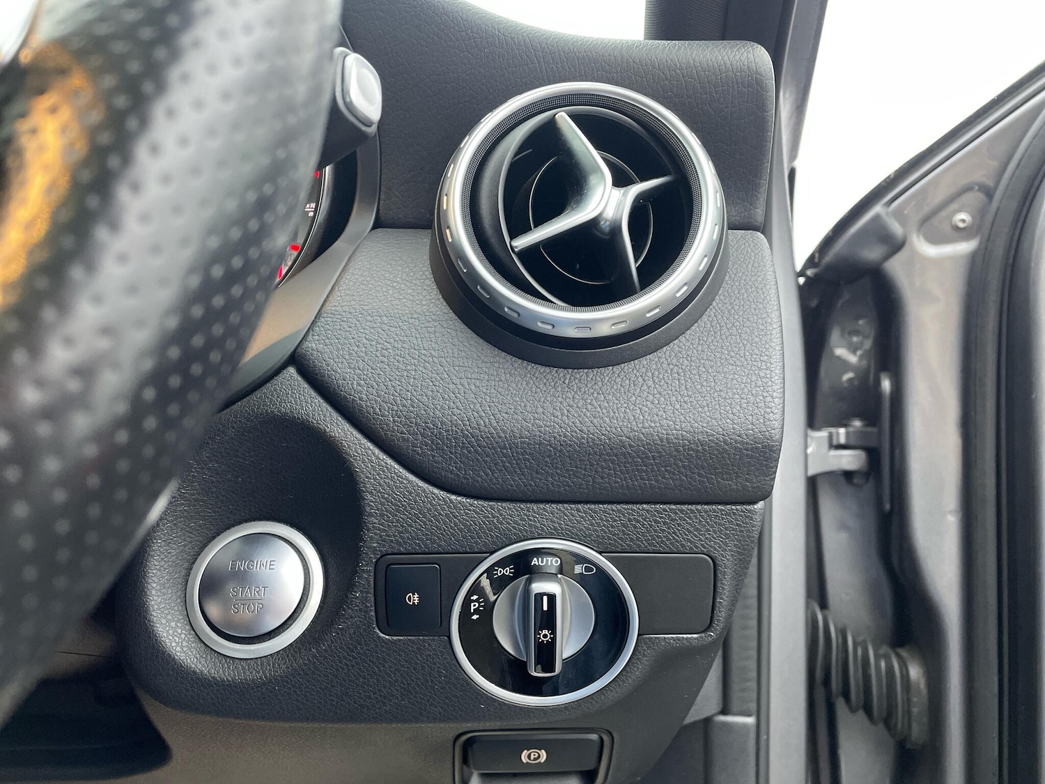 Used Mercedes-Benz GLA 2015 for sale - 76765223: Photo 20