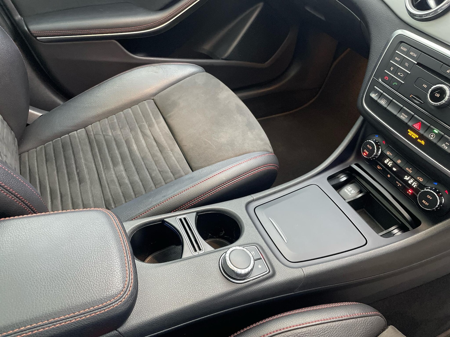 Used Mercedes-Benz GLA 2015 for sale - 76765223: Photo 23