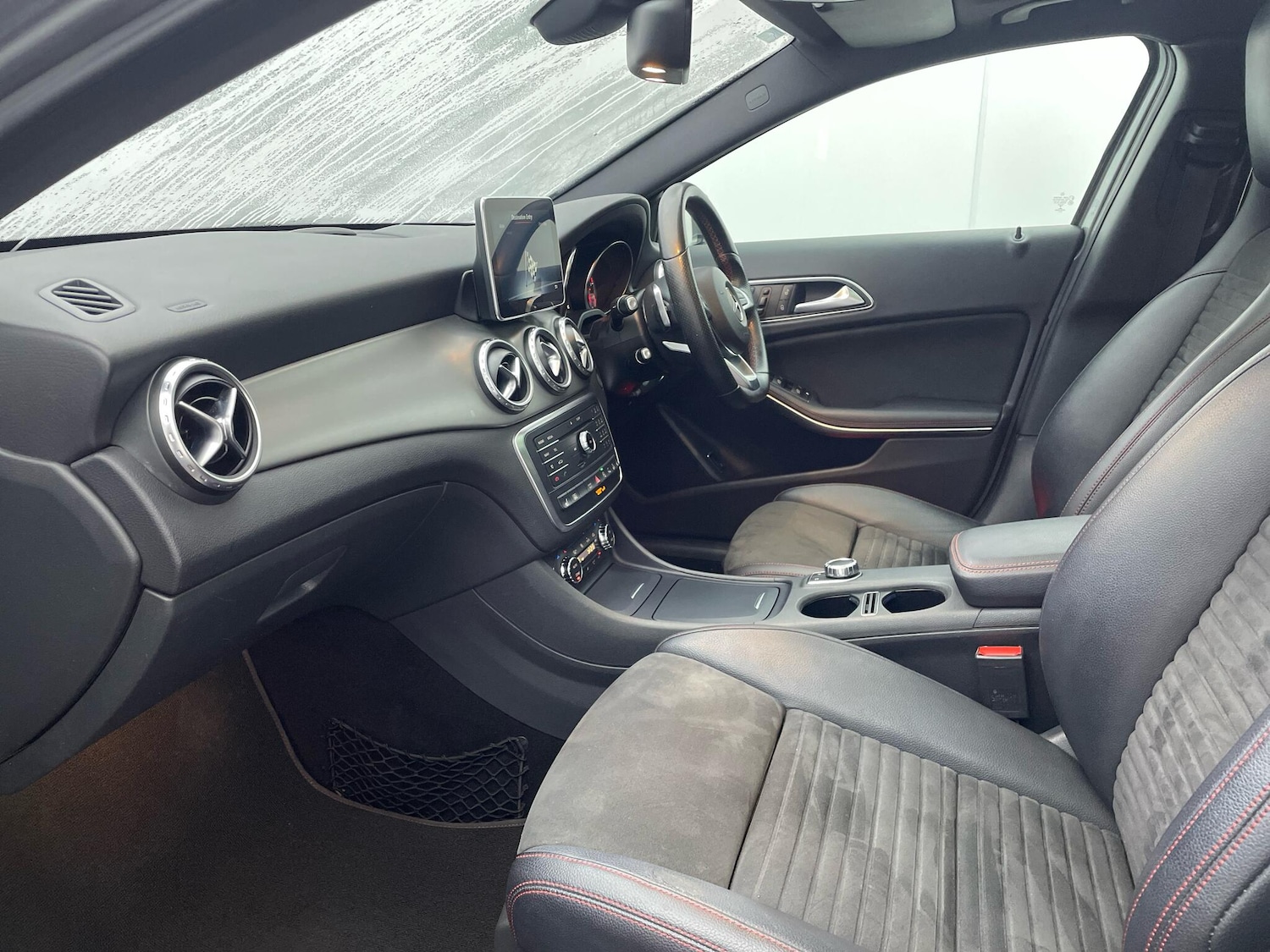 Used Mercedes-Benz GLA 2015 for sale - 76765223: Photo 30