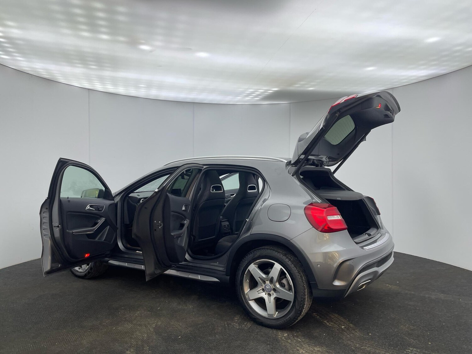 Used Mercedes-Benz GLA 2015 for sale - 76765223: Photo 42