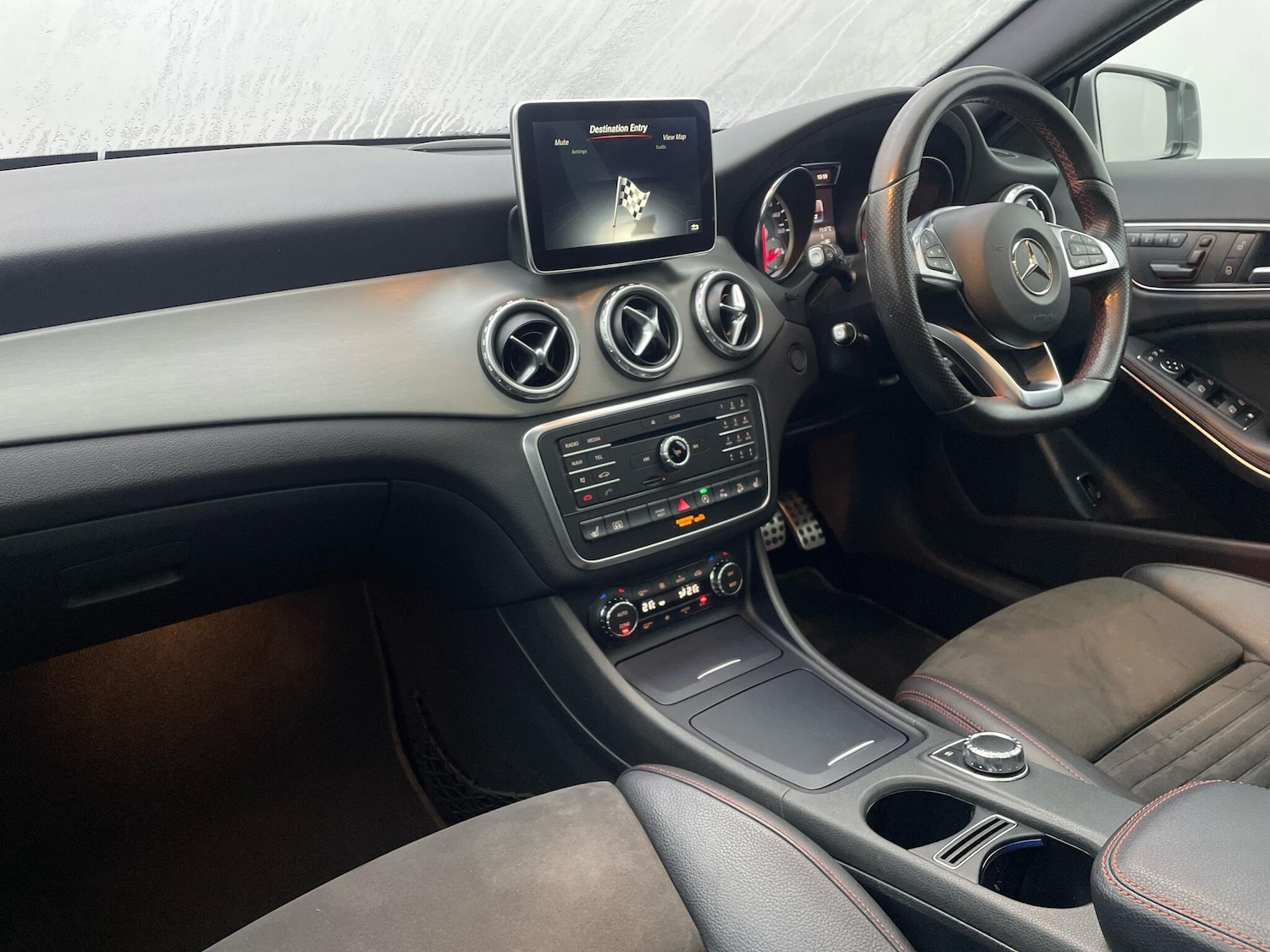 Used Mercedes-Benz GLA 2015 for sale - 76765223: Photo 9