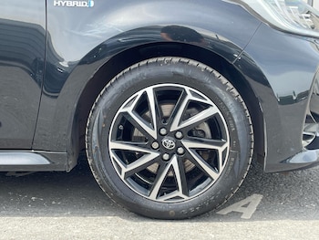 Used Toyota Yaris 2021 for sale - 78854523: Photo