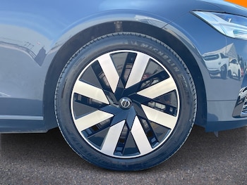 Used Volvo V90 2025 for sale - 79158106: Photo
