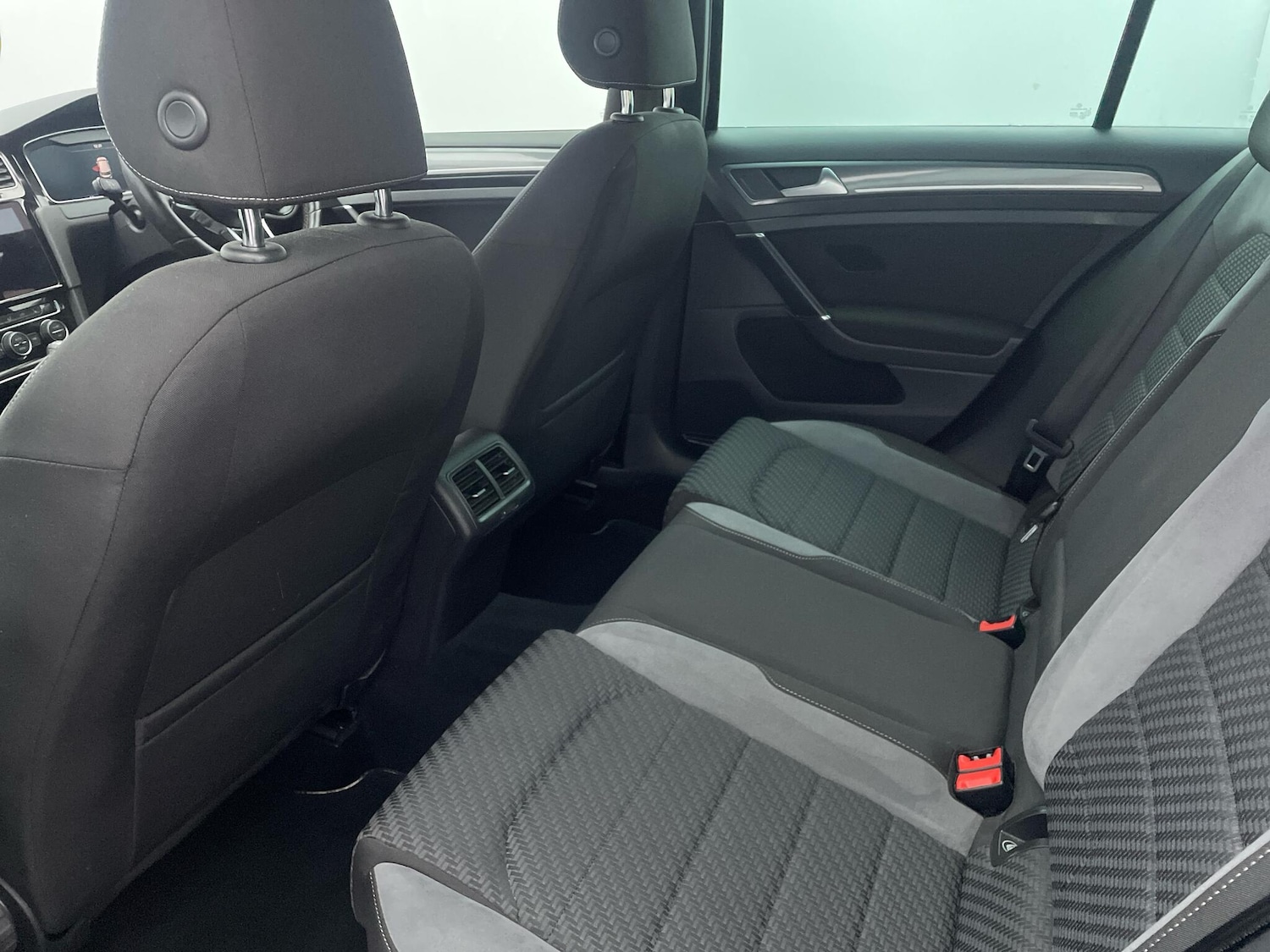 Used Volkswagen Golf 2017 for sale - 77242517: Photo 18