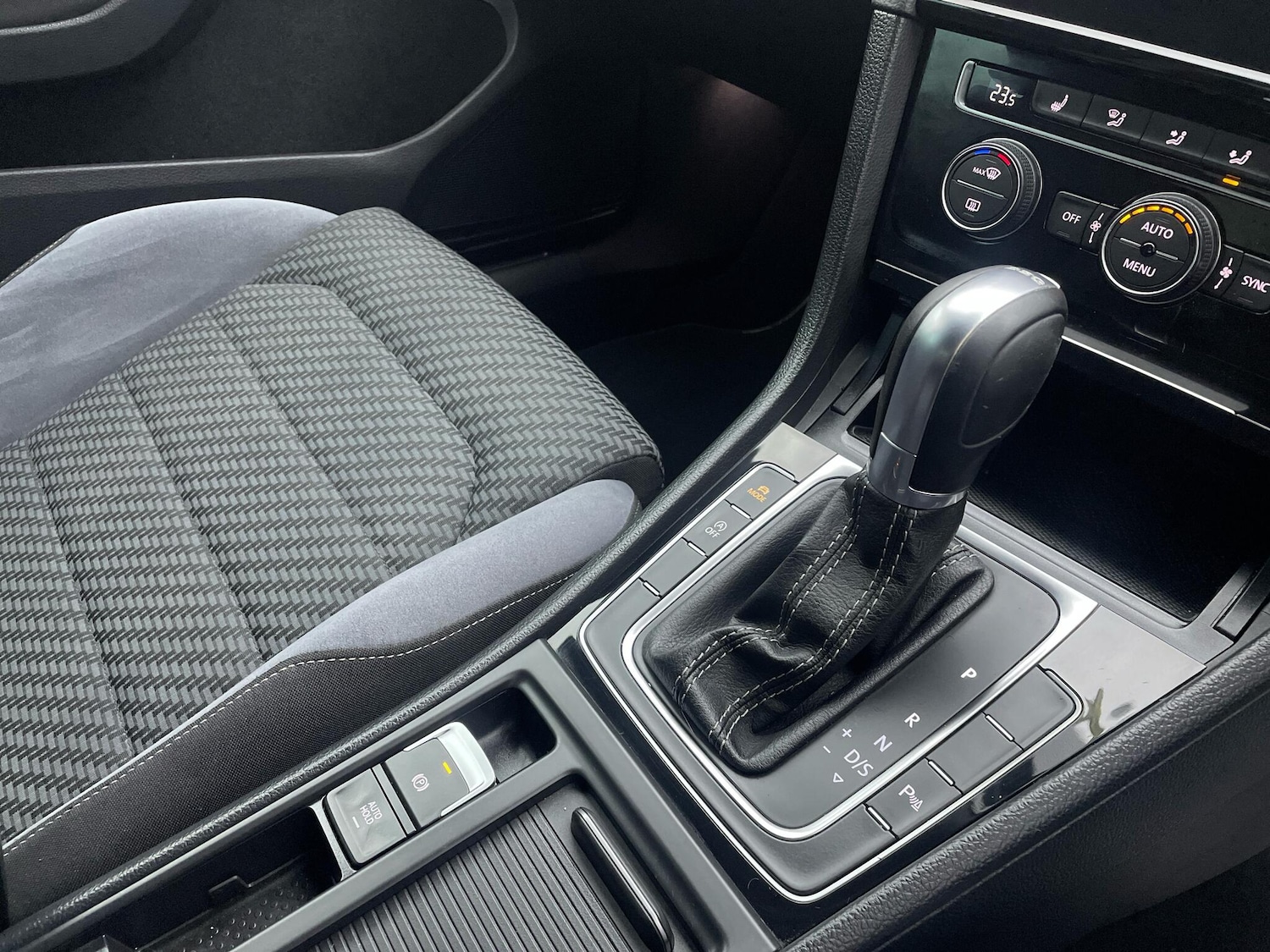 Used Volkswagen Golf 2017 for sale - 77242517: Photo 22