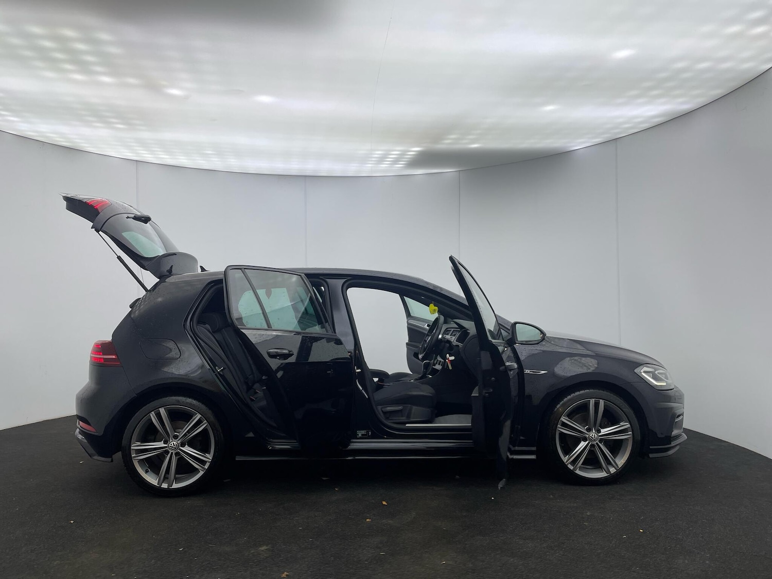 Used Volkswagen Golf 2017 for sale - 77242517: Photo 38