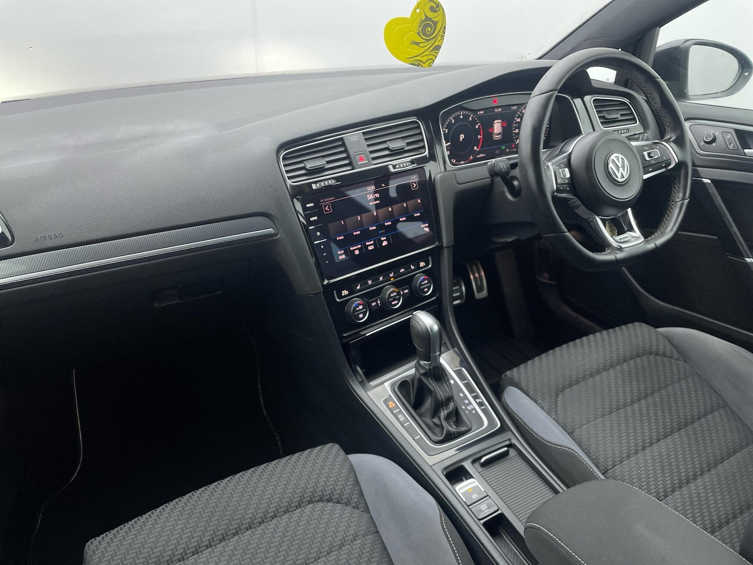 Used Volkswagen Golf 2017 for sale - 77242517: Photo 9