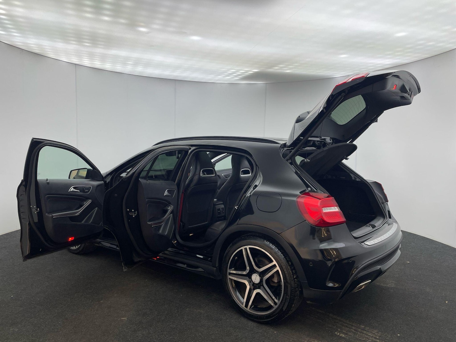 Used Mercedes-Benz GLA 2014 for sale - 76572242: Photo 8